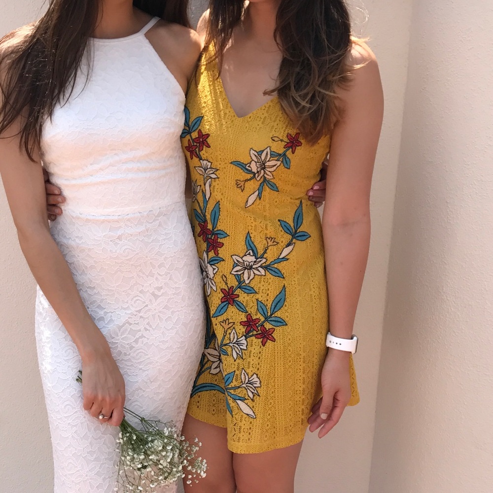 J.O.A. LACE EMBROIDERED FLORAL DRESS